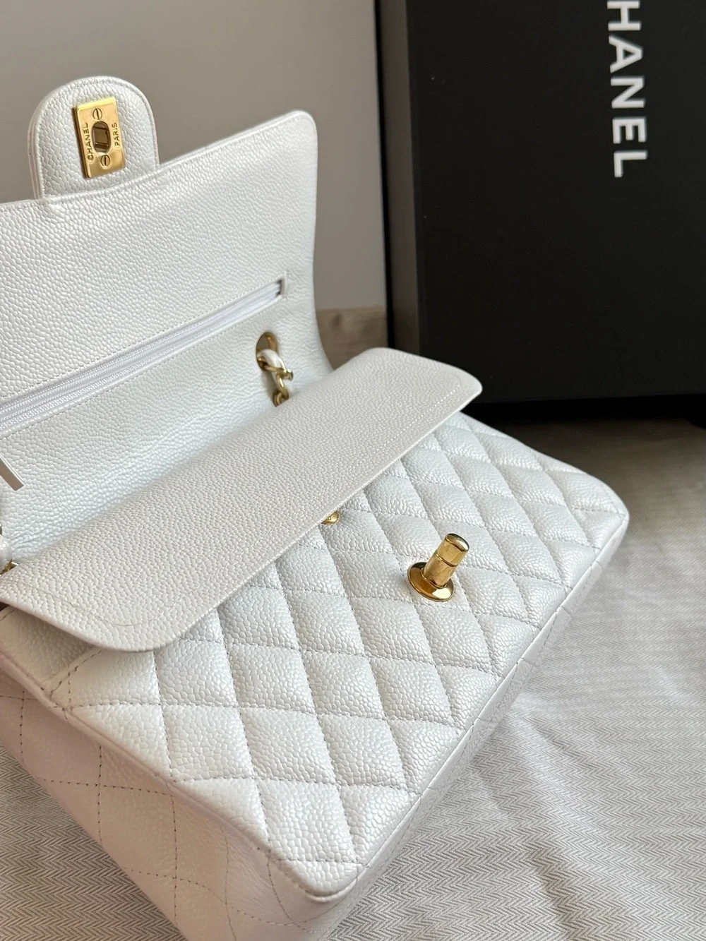 Chanel Classic Double Flap Caviar  white GHW Meduim Size